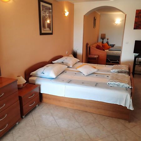 Apartments Zlosilo Orasac Ngoại thất bức ảnh